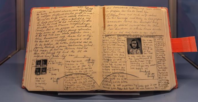 Diary_of_Anne_Frank.jpg