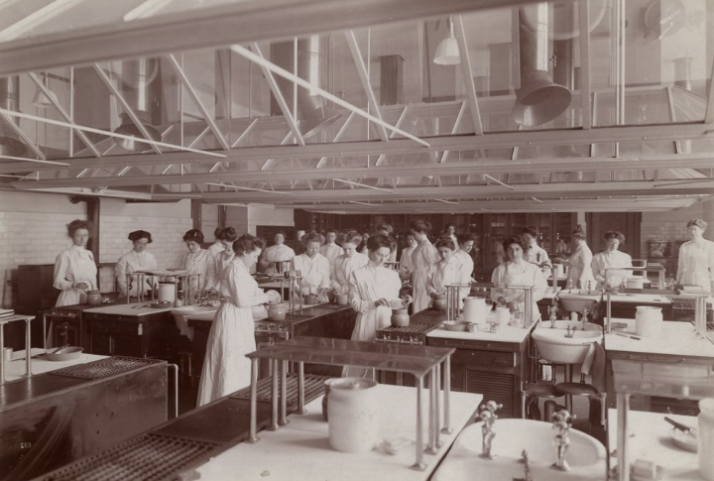 Dodge_Hall_Cooking_Lab