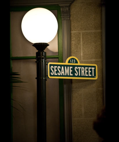 Sesame_Street_Signpost