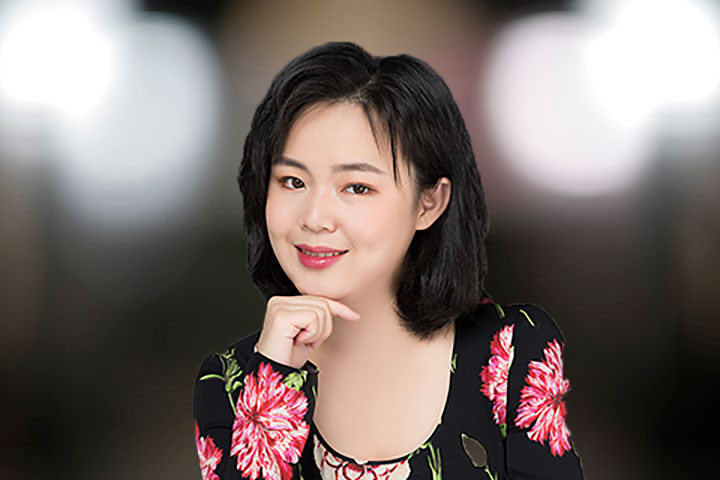 Photo of Emily Sang, art and design library associate